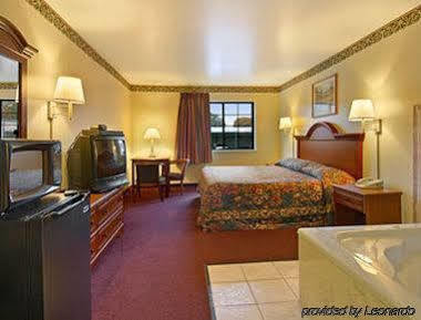 Super 8 By Wyndham Claremore Ok Exterior foto